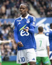 记者：埃梅加拒绝了多家欧冠俱乐部，他将在明夏加盟切尔西